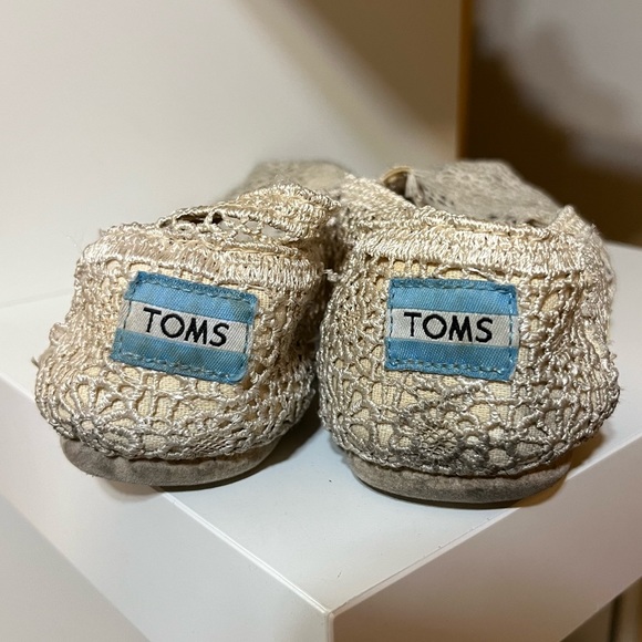 White lace Toms - Picture 4 of 6